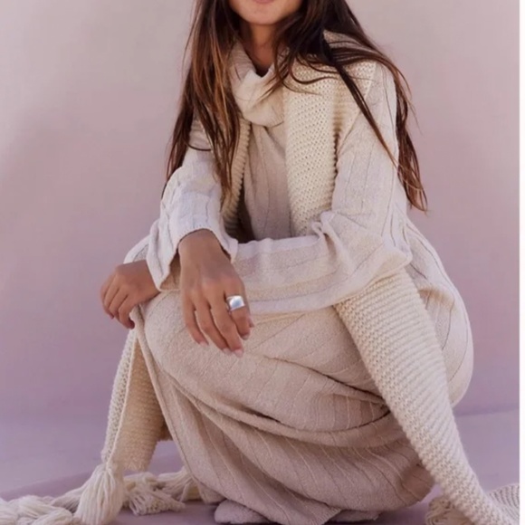 Free People Sweaters - ✨ SALE✨ Free People Wanda Sweater Midi Dress - Conch Cream Knit Casual Soft